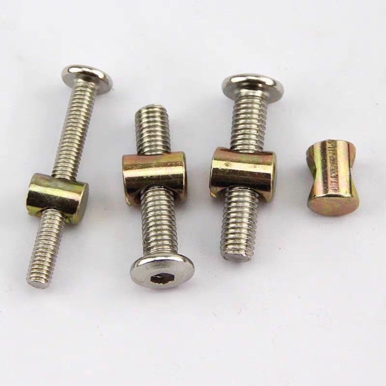 20個/ロット 炭素鋼家具用ボルトとナットセット バレルナッ - Furniture Hardware Barrel Nut のレビューと価格